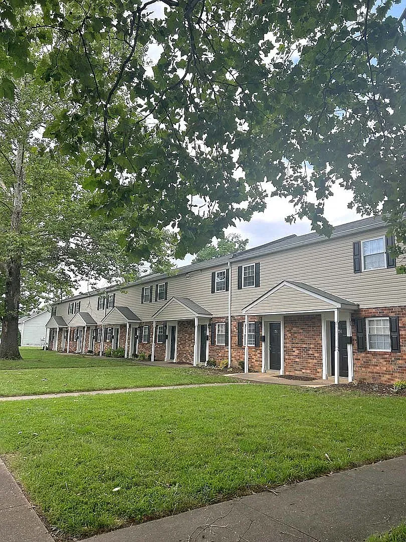 Edgewood Apartments — Photo 4