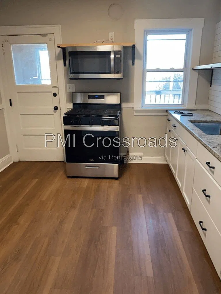 2 bed, 1.0 bath, 690 sqft, $1,075 — Photo 1