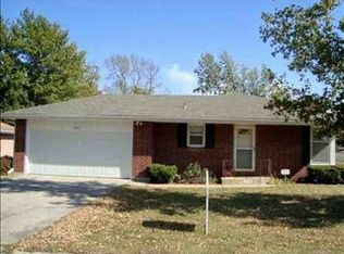 3216 SW Chelsea Dr, Topeka, KS 66614