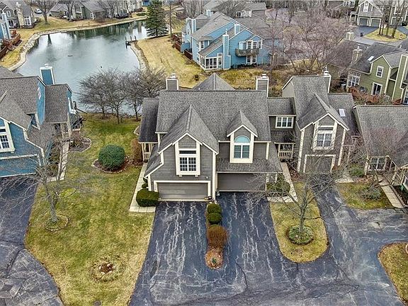 2nd image of 9672 Windjammer Pl