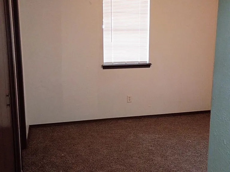 306 W Michael Dr — Photo 8