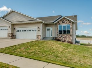 4402 Boulder Ridge Rd, Bismarck, ND 58503