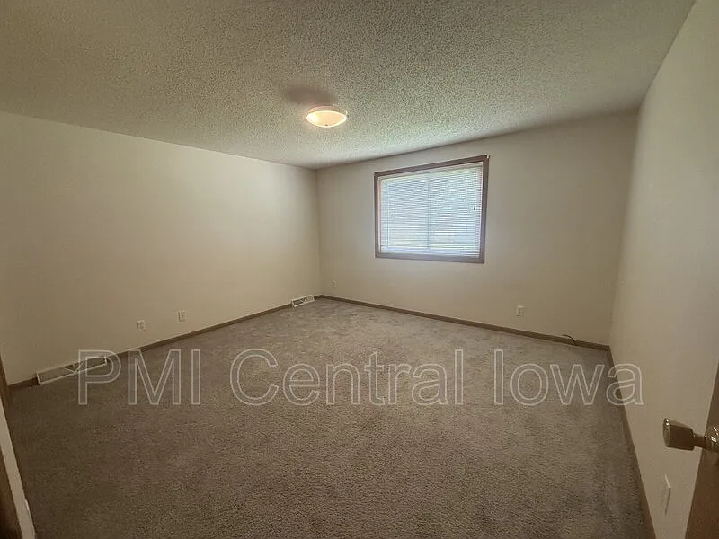 2 bed, 1.5 bath, 992 sqft, $850 — Photo 4