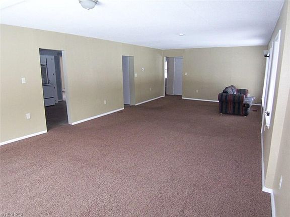 4th image of 2611 E Water St