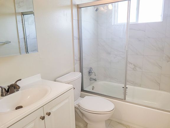 5th image of 671 La Grande Dr APT 4