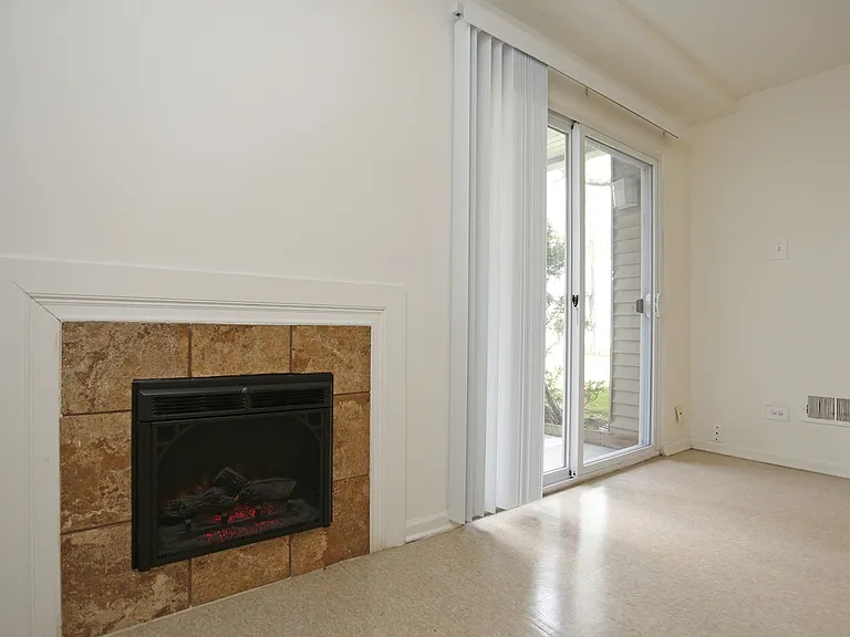 871 Burnham Dr — Photo 7