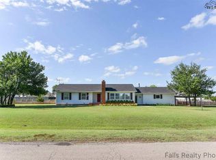 400 E Sunshine Hill Rd, Electra, TX 76360
