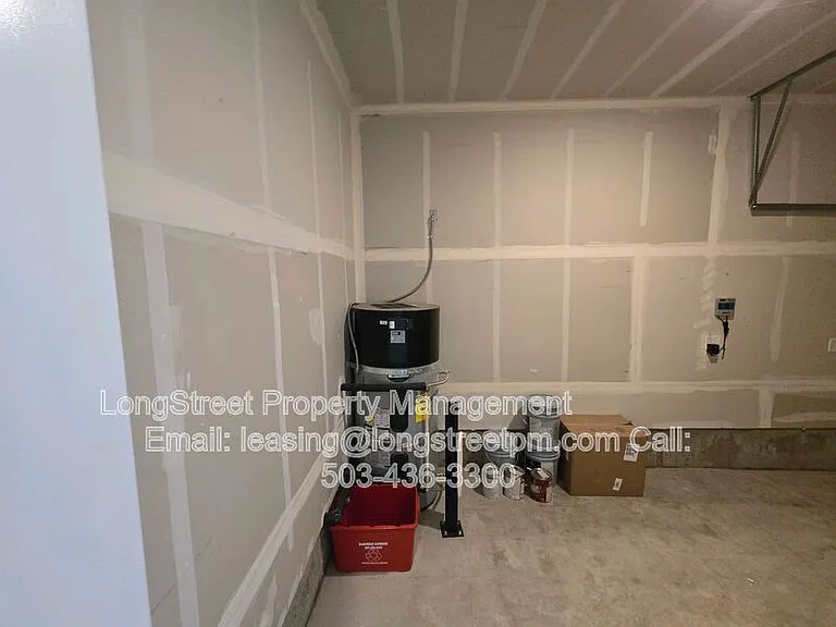 412 Lost Lake St NE — Photo 30