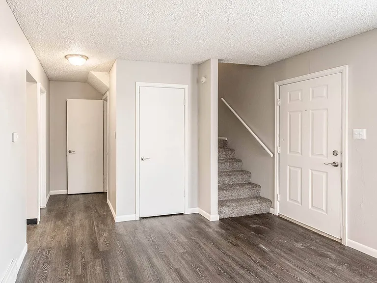 Aspen Townhomes — Photo 22