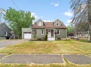 820 E Circle Dr, Vestal, NY 13850