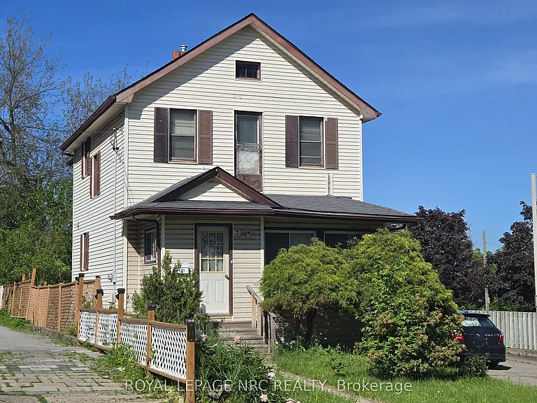 4425 Hiram St — Photo 2