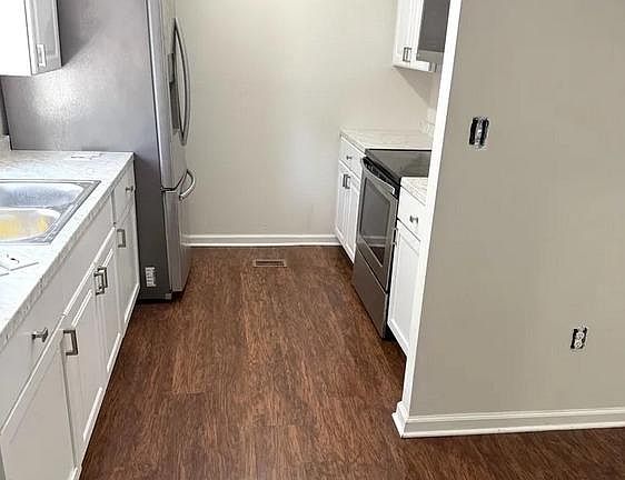3rd image of 54 Cliff Cir