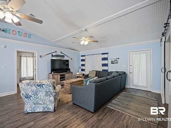 4th image of 813 Cabana Beach Rd