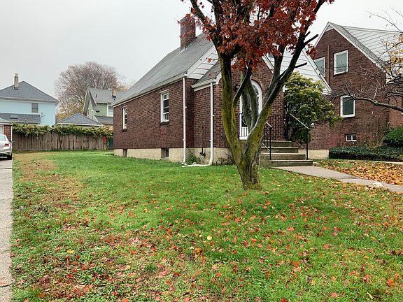 2nd image of 537 Pelton Ave