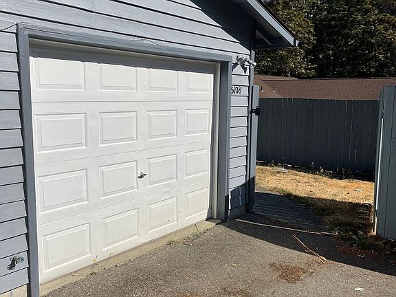 2nd image of 5108 Hideaway Ln #B