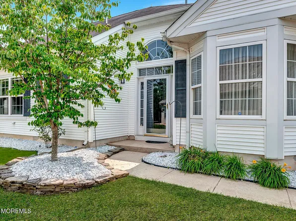 31 Orleans Drive, Manchester, NJ 08759