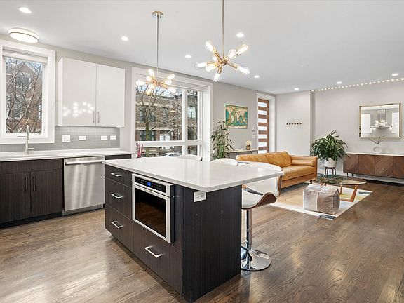 5th image of 1718 W Julian St #1S