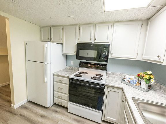 2nd image of 86 Pinecrest Drive #3C