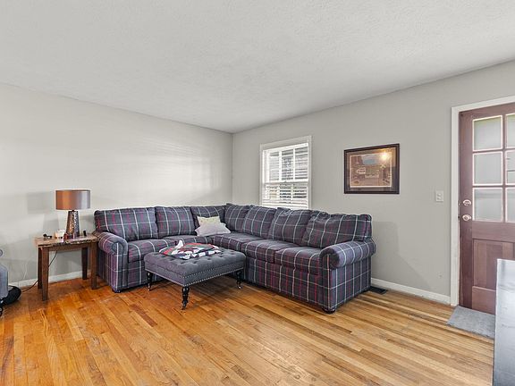 4th image of 224 Juniper Dr