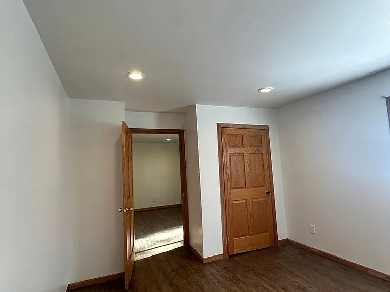 823 Harrison St — Photo 6