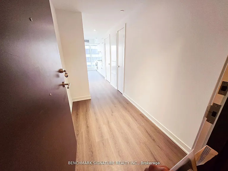 8 Wellesley St E #2705 — Photo 3