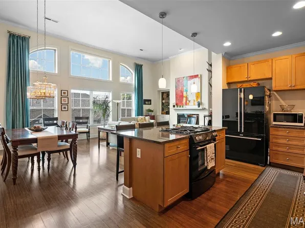 2211 S Grand Blvd APT 302, Saint Louis, MO 63104