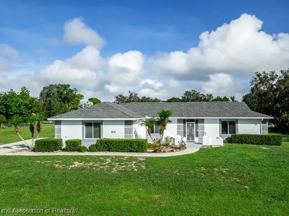 301 Robinhood Ter, Sebring, FL 33876