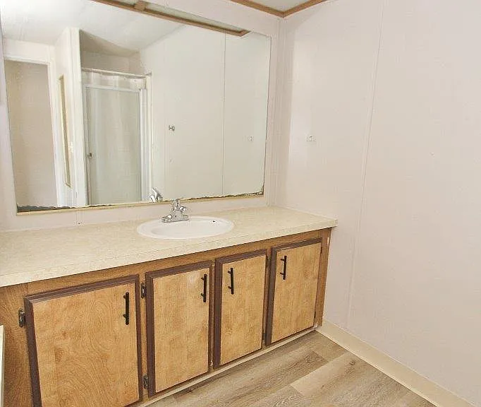 422 Elder Ave — Photo 14