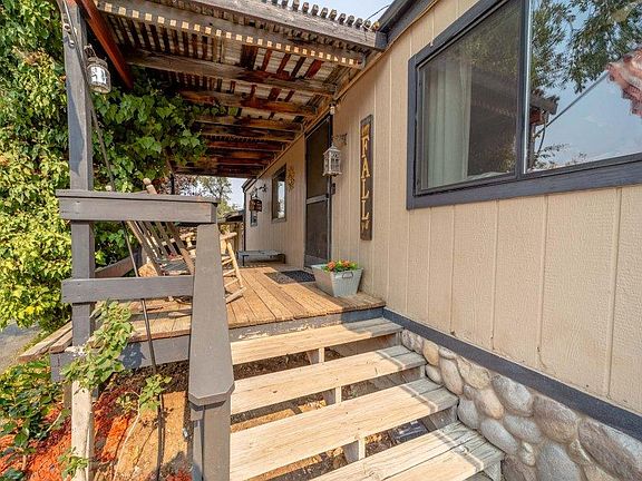 3rd image of 17384 Carlozzi Dr