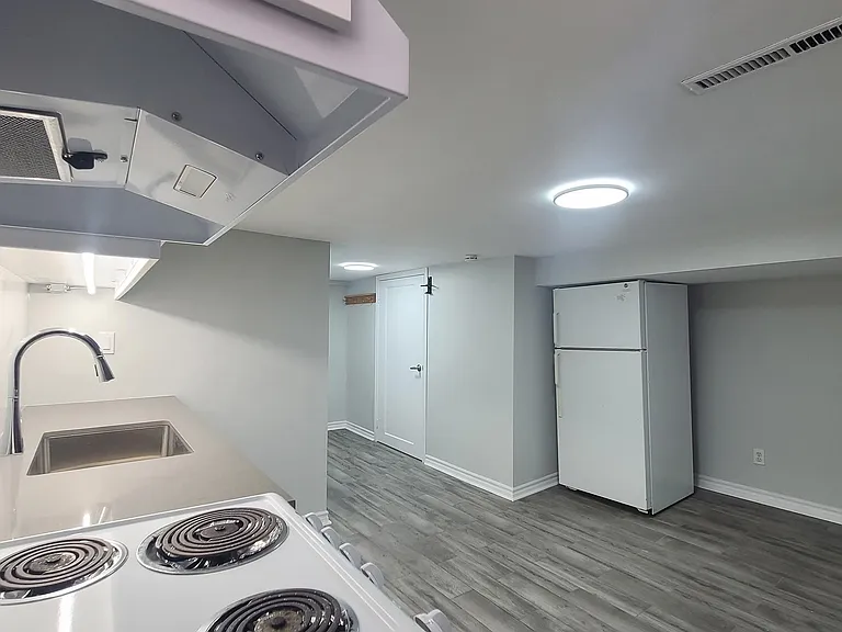 238 Strathmore Blvd #LOWER — Photo 6