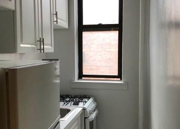 5th image of 434 E 89th St APT 3C