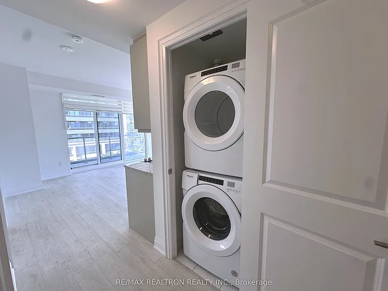 20 Gatineau Dr #402 — Photo 9