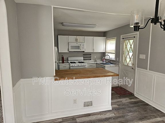 4th image of 3141 W Tower Ave