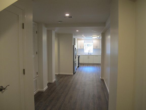 2nd image of 1631 Chestnut St #17