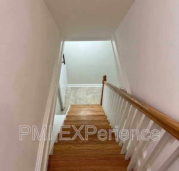 8203 Comet Dr — Photo 16