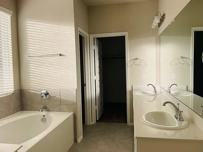 10032 Adams Ln #10032 — Photo 18