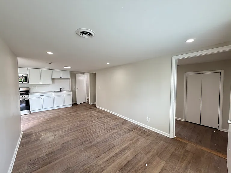 74 Houston St #3 — Photo 4