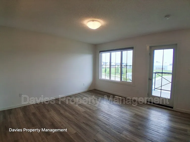 32 Jensen Gate — Photo 6
