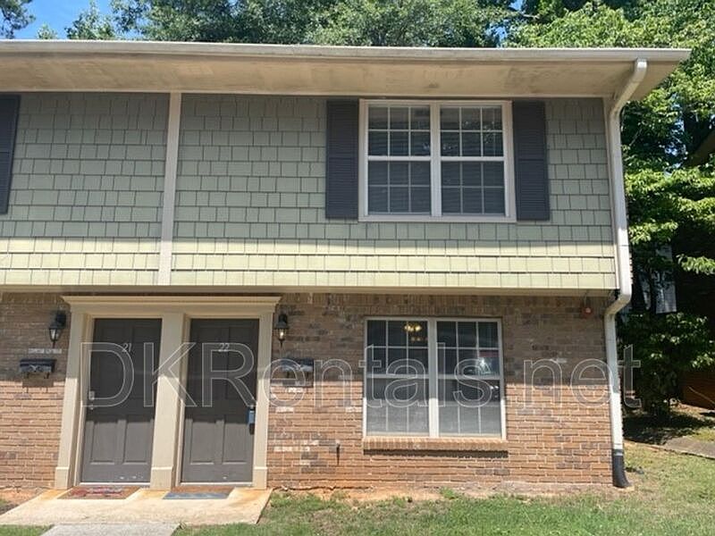 1st image of 22 Villa Ct SE