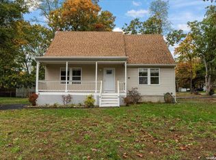 599 Granny Rd, Medford, NY 11763