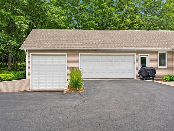 2nd image of 3569 Kennedy Pl