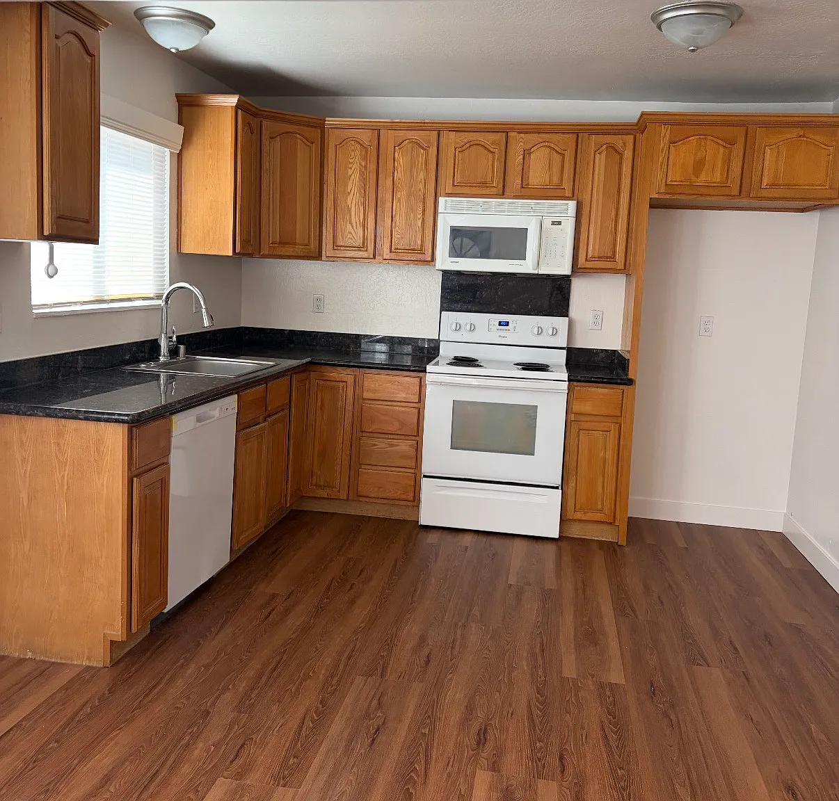 2 bed, 1000 sqft, $2,499 — Photo 1