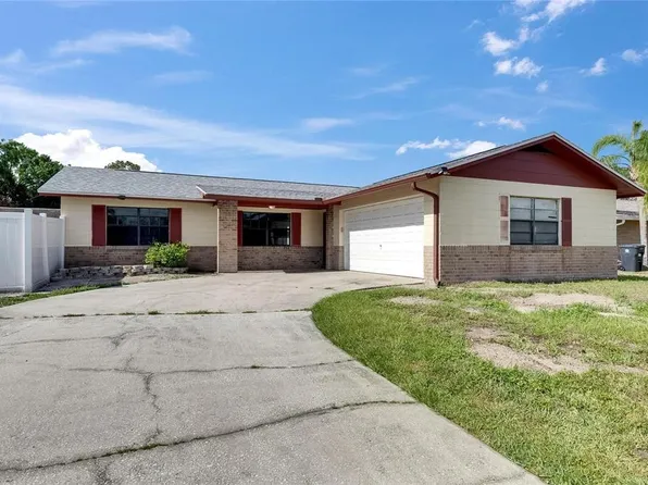 811 Pebblewood Dr, Brandon, FL 33511