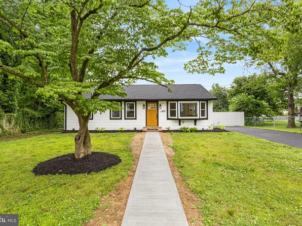 409 River Rd, Croydon, PA 19021