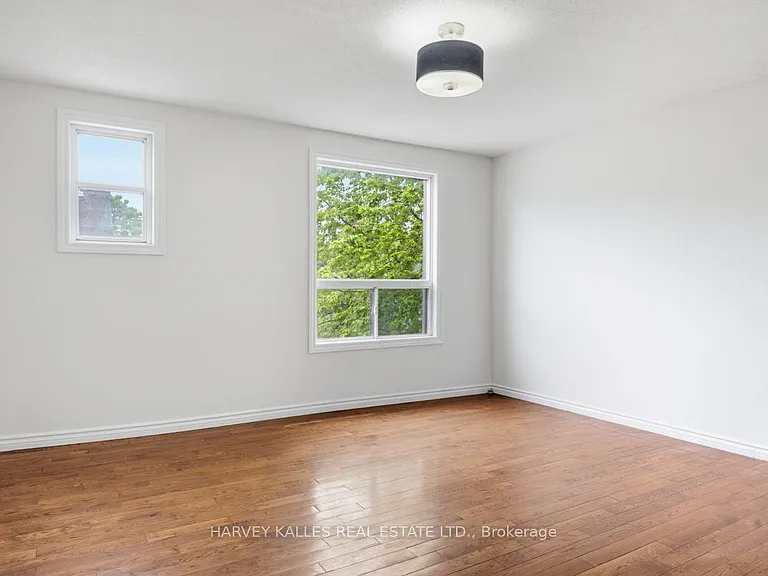 916 Bloor St W #UPPER — Photo 8