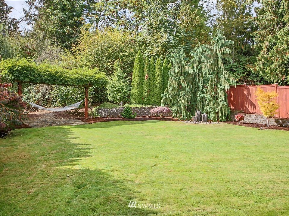 2nd image of 11014 183rd Avenue Pl E