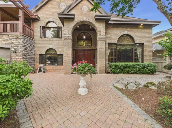 8760 Wheeler Rd, Richmond, BC V6Y 2M5
