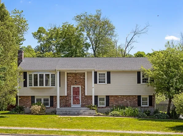 12 Concord Rd, Shrewsbury, MA 01545