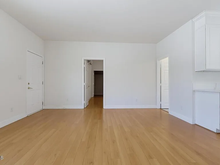 416 Sinclair Ave #A — Photo 3