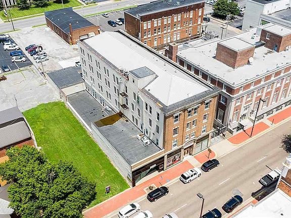 3rd image of 517 Broadway St #1
